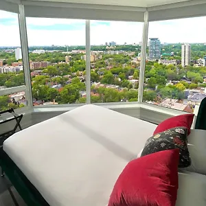 luxurious-condo.hotelstorontoontario.org/